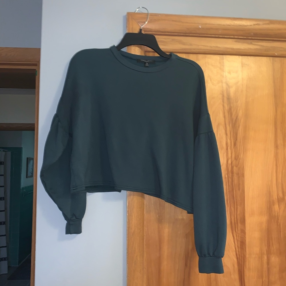 Green long sleeve crop top